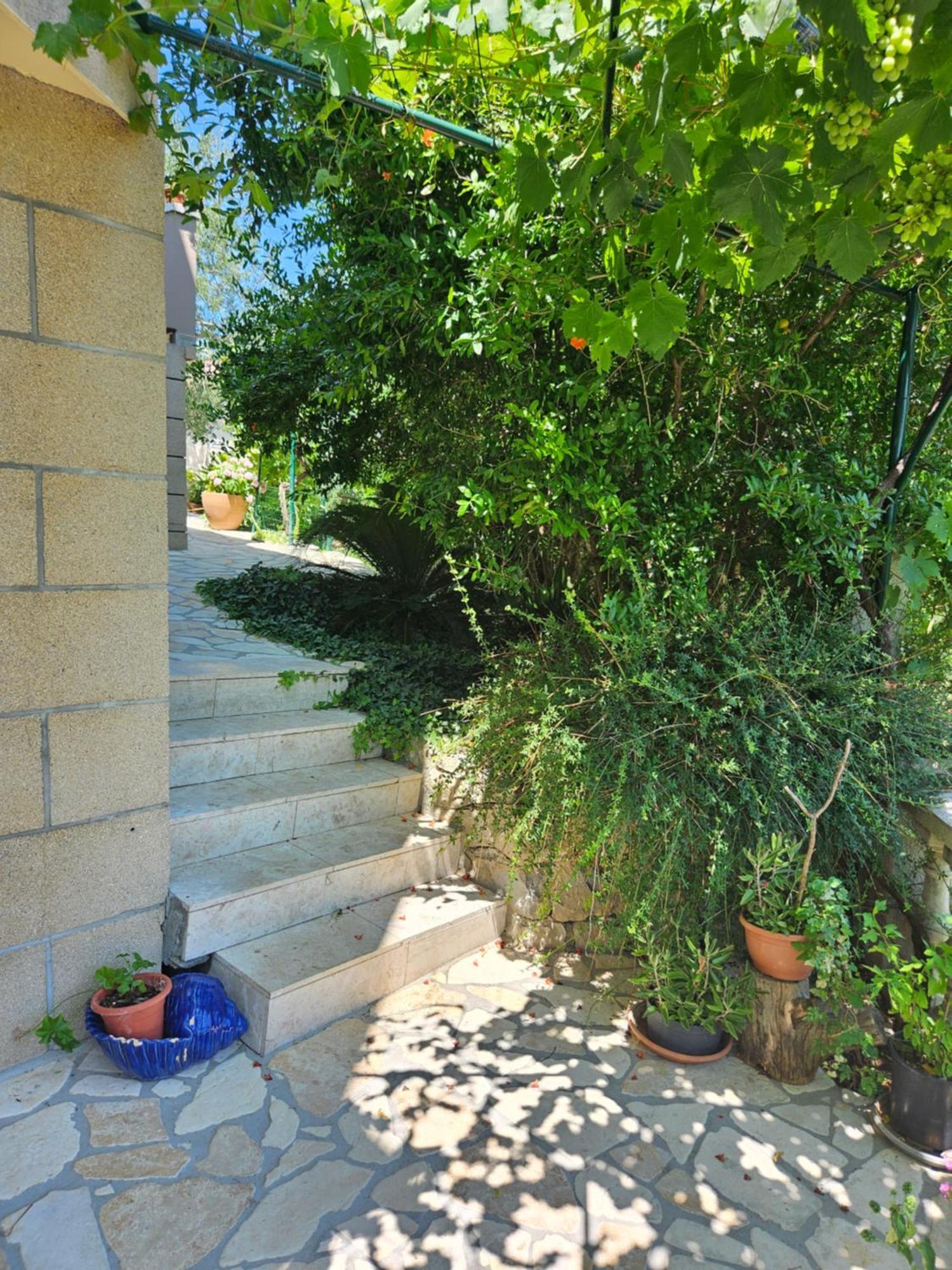 Apartmani Tatjana Rab Town Bagian luar foto