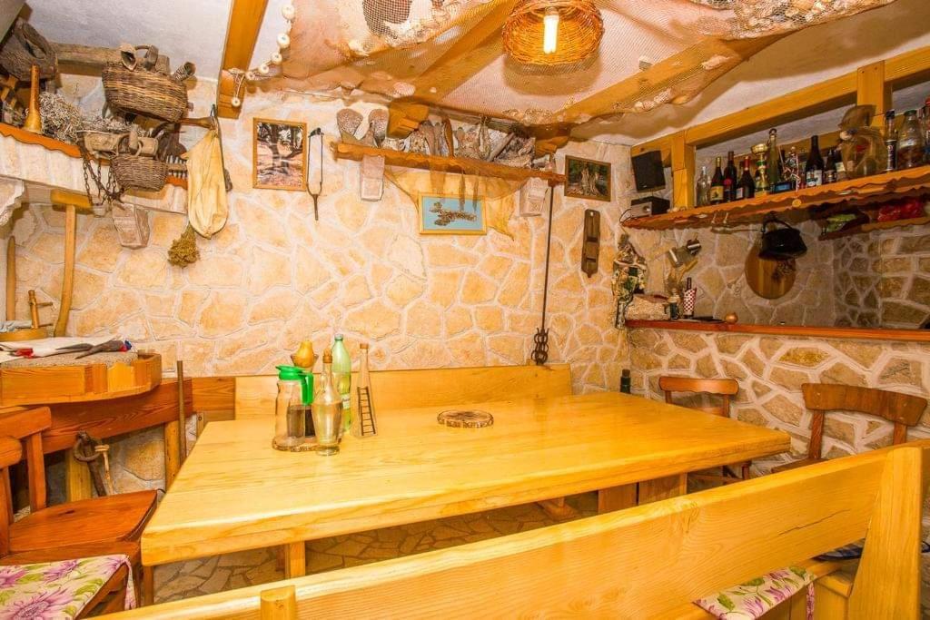 Apartmani Tatjana Rab Town Bagian luar foto